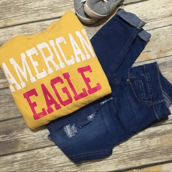 ❌SOLD❌American Eagle} Yellow Hoodie - Picture 2 of 3